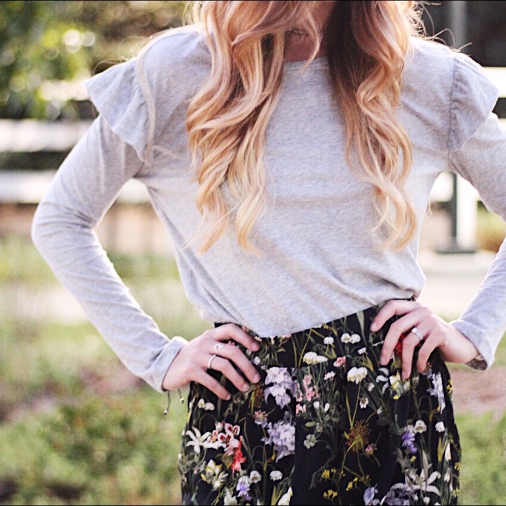 black floral skirt - Picture 3 of 4